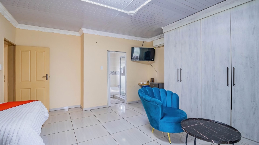 7 Bedroom Property for Sale in Mogwase Unit 4 North West